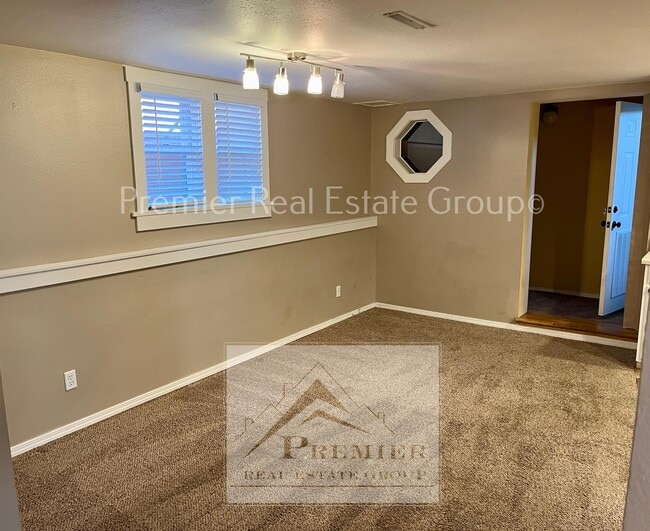 Building Photo - 2021 N El Paso St