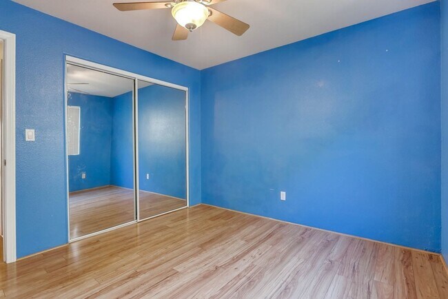 Building Photo - 2 Bedroom Condo For Rent - El Cajon