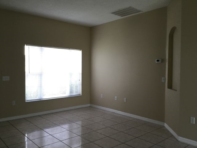 Building Photo - 647 Heraldo Ct