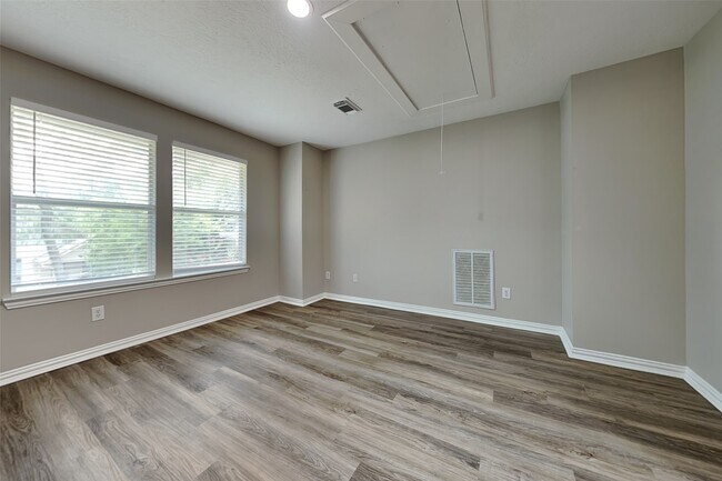 Building Photo - 31243 Quail Oak Park Ln