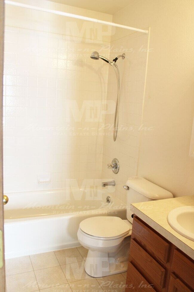 Building Photo - 2357 Forsythia Ct