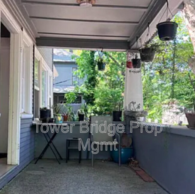Building Photo - 717 17th St