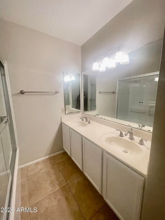 Building Photo - 508 E Angela Dr