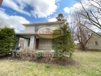 Building Photo - 751 N Rangeline Rd