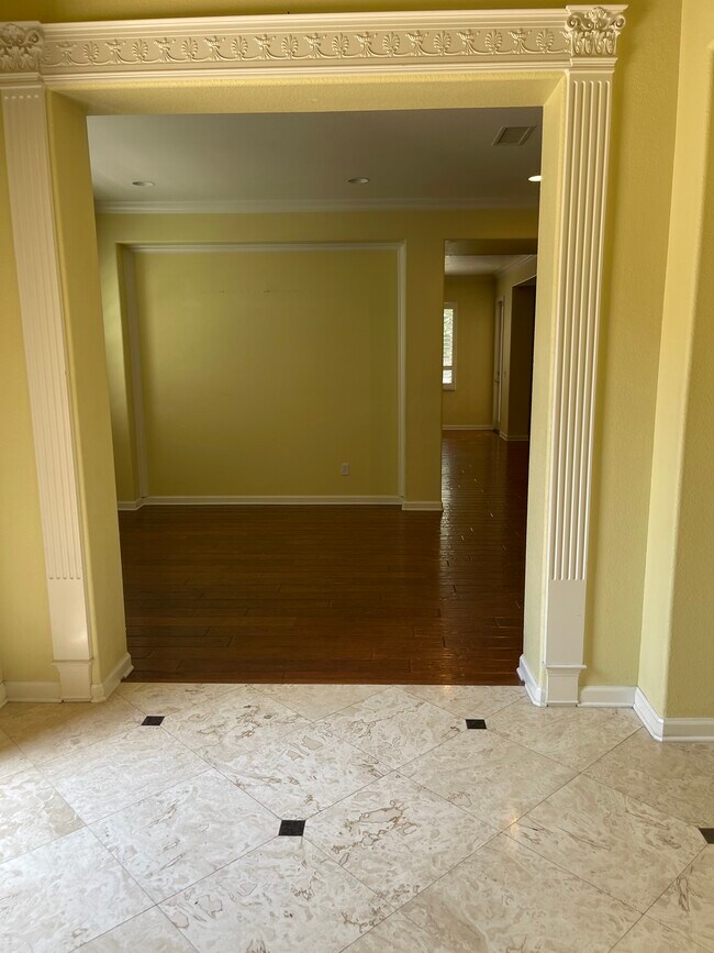 Building Photo - 27900 Alta Vista Ave