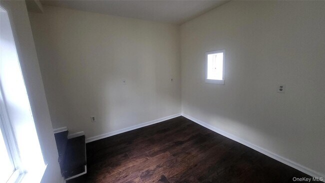 Building Photo - 67 Academy St