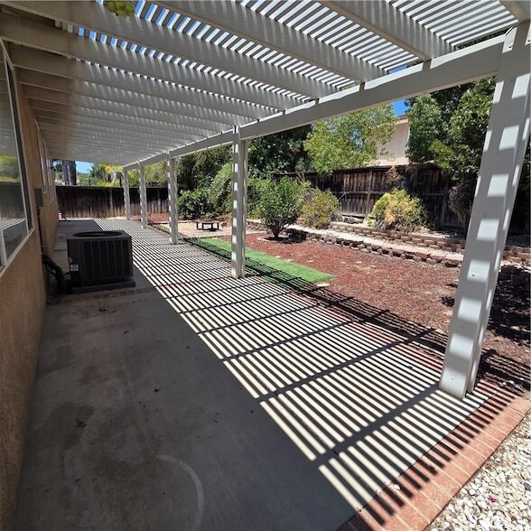 Building Photo - 41089 Robards Way