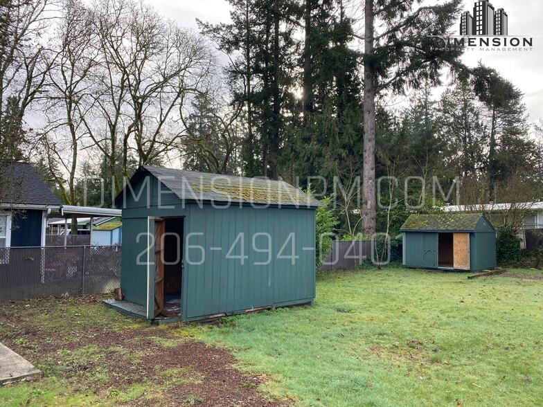 Building Photo - 9012 Highland Ave SW