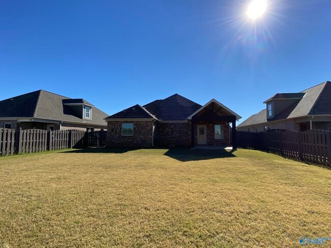 Building Photo - 104 Kinglet Wy