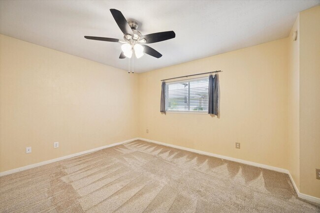 Building Photo - 501 Pine Bluff Dr