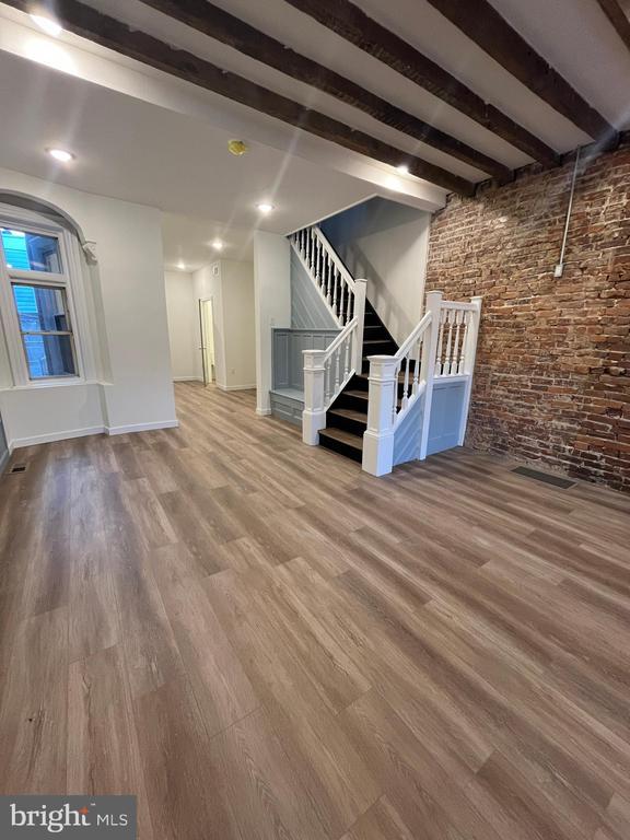 Building Photo - 5712 Cedar Ave