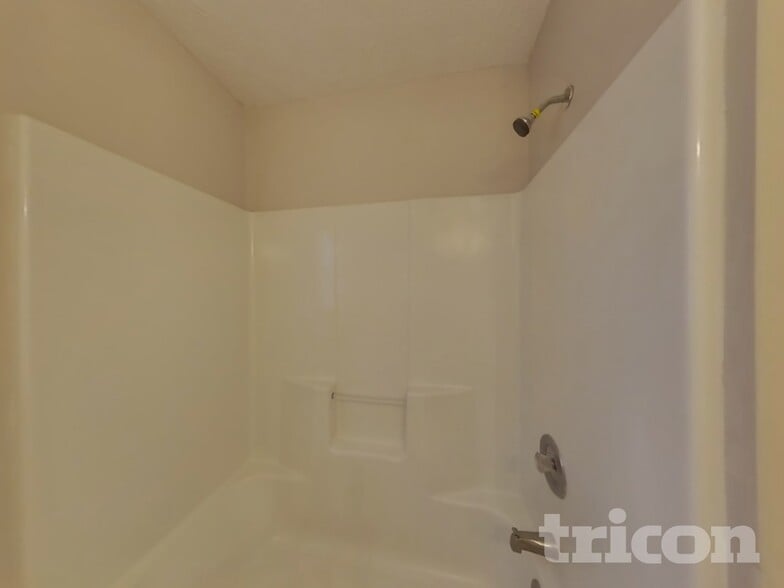 Building Photo - 15 Gregory Ln