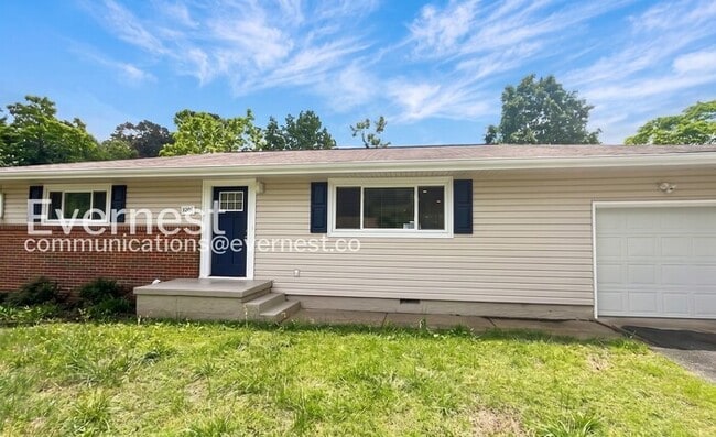 Building Photo - 1206 Cranbrook Dr