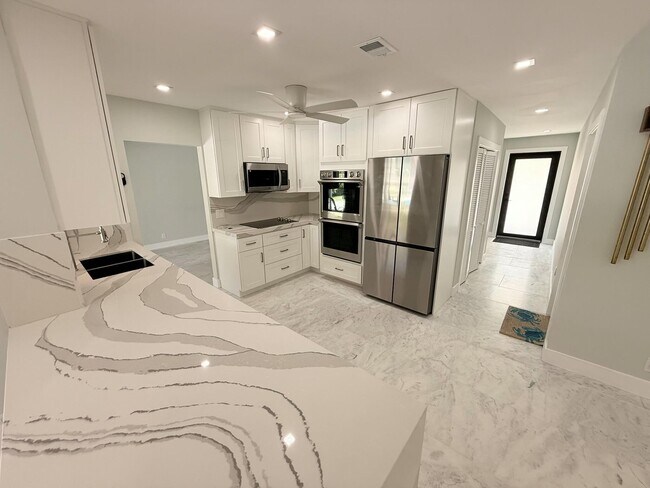 Building Photo - 4760 NW 5th Ln