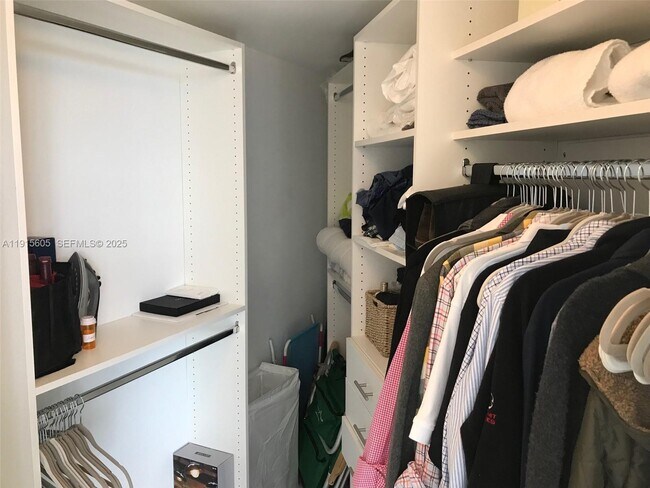 Building Photo - 31 SE 6th St