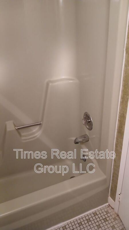 Building Photo - 500 Campbell Cir