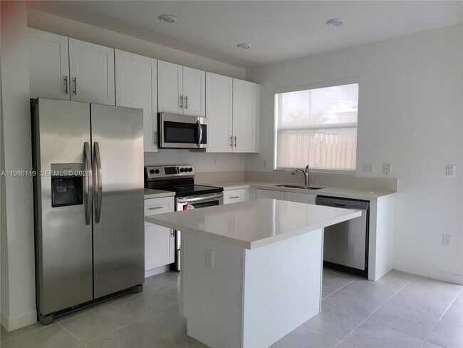 Building Photo - 28667 SW 132nd Ct