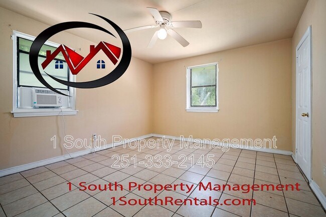 Building Photo - 2366 White St