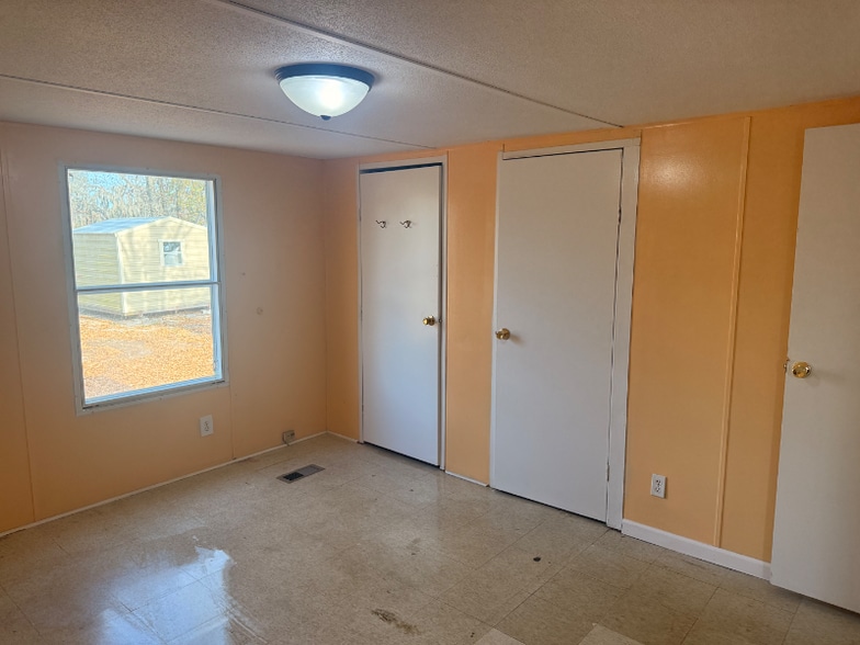 Building Photo - 16 Jockey St