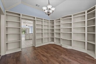 Building Photo - 2422 Fairwind Dr