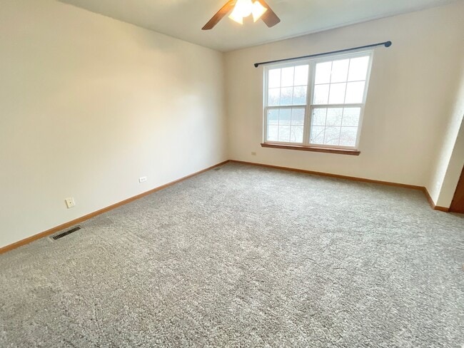 Building Photo - 1814 Van Dyke Ln