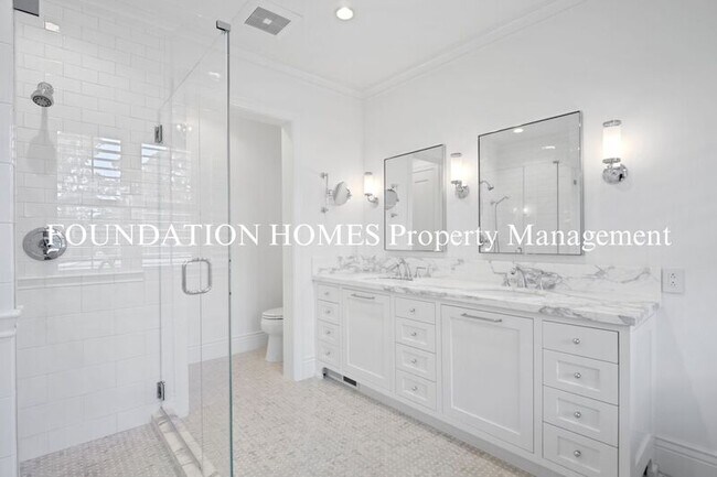 Building Photo - 22 De Silva Island Dr