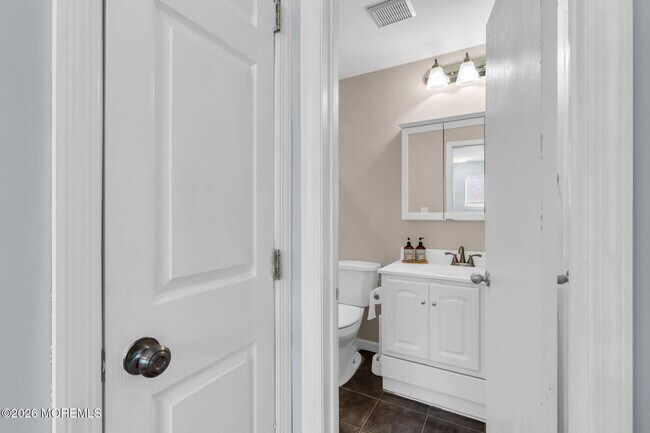 Building Photo - 54 Ellen Heath Dr