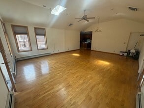 Building Photo - 155-145 W Gill Ave