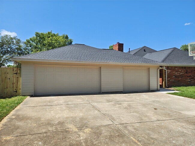 Building Photo - 1301 Blueberry Ln