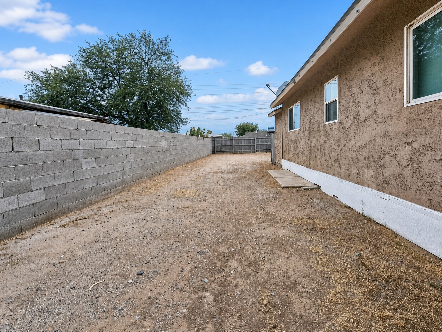 Building Photo - 5208 S 11th Ave