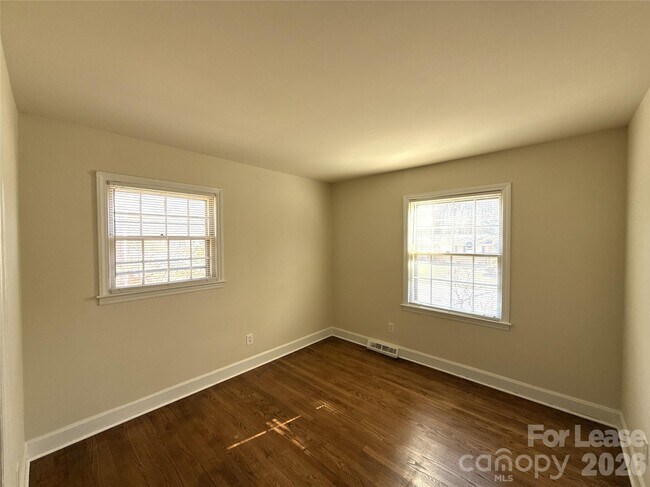 Building Photo - 4428 Brooktree Dr