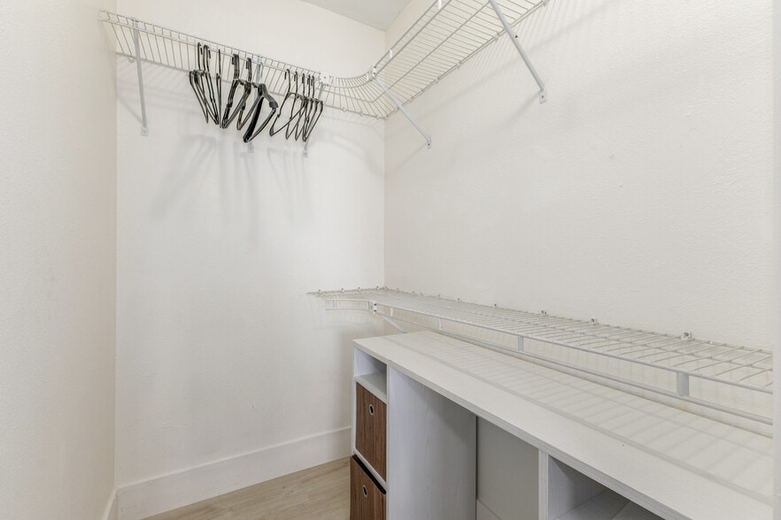 Building Photo - 15433 N 63rd St