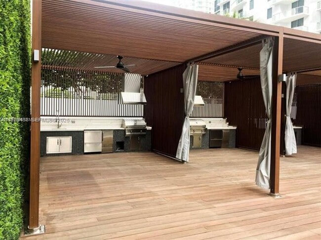 Building Photo - 1080 Brickell Ave