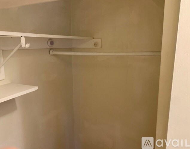 Closet 1 - 2032 Belmont Rd NW