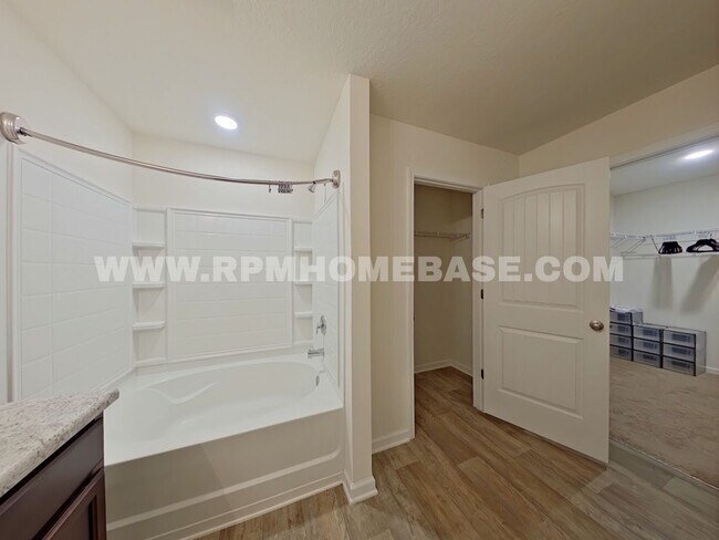 Building Photo - 808 Moorhen Wy