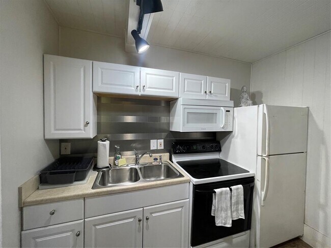 Building Photo - 2105 Rabb Rd