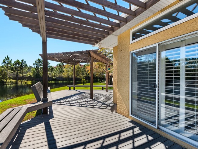 Building Photo - Gorgeous 3B/2.5B Home in Emerald Lakes Gat...