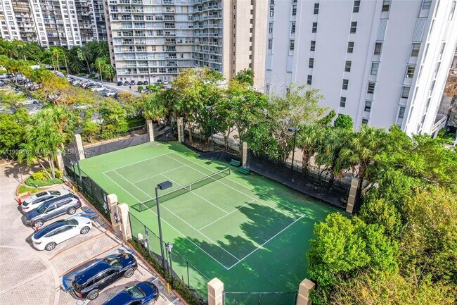 Building Photo - 2475 Brickell Ave