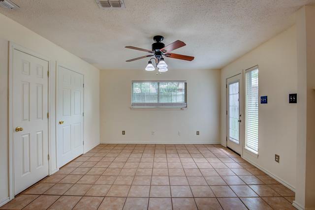 Building Photo - 230 Brittany Dr