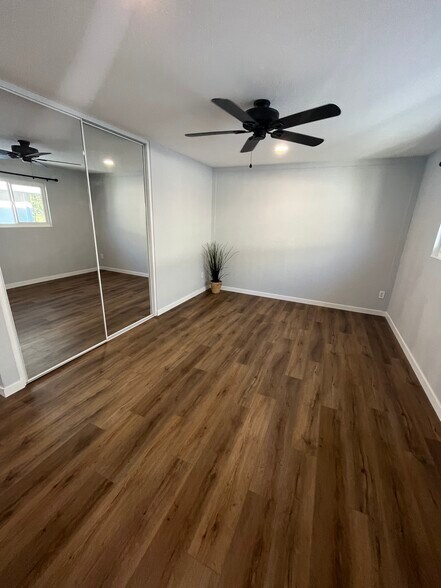primary bedroom with 2 closets - 1073 W L St