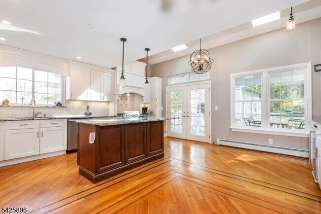 Building Photo - 305 Quaker Church Rd