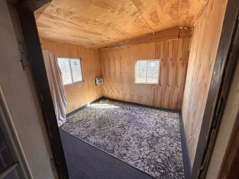 Building Photo - 73 Allen Dr