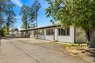 Building Photo - 813 Woodford Ave N