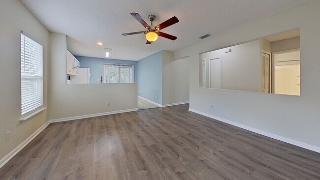 Building Photo - Lovely 2x1 in St. Augustine! Gorgeous Upgrade Kitchen!