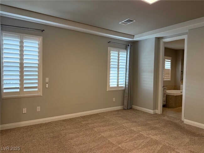 Building Photo - 304 Rezzo St