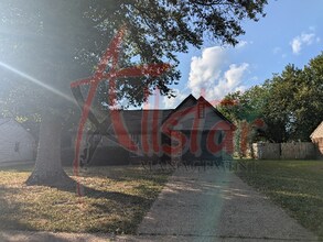 Building Photo - 3815 Shadow Oaks Pkwy