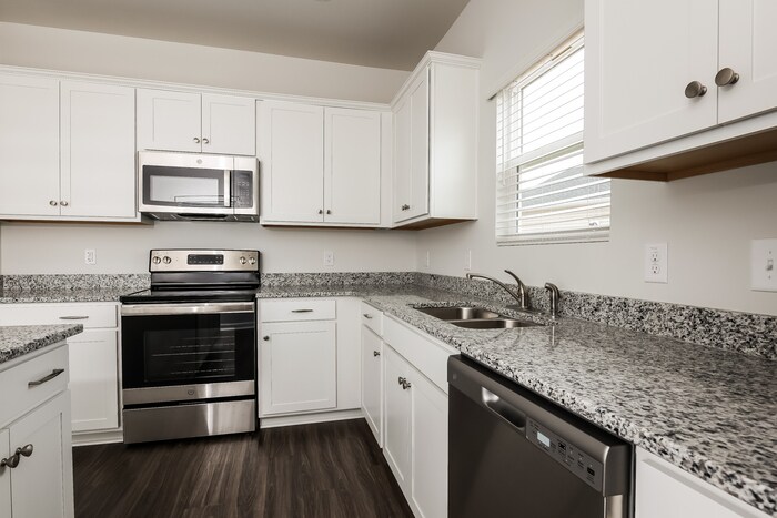 Building Photo - 109 Percheron Dr