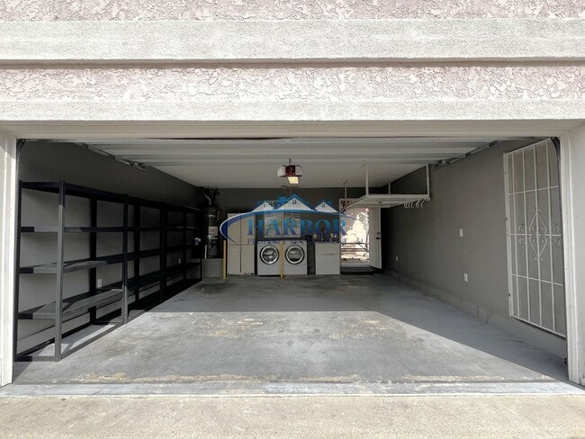 Building Photo - Charming Downey Duplex with Upgrades and Two-Car Garage