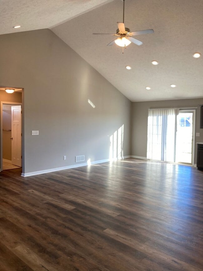 Building Photo - New & Improved Price!