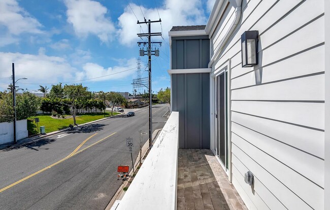 Building Photo - Grant Avenue A